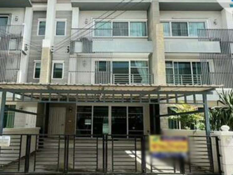 Townhouse for rent in Rama 9